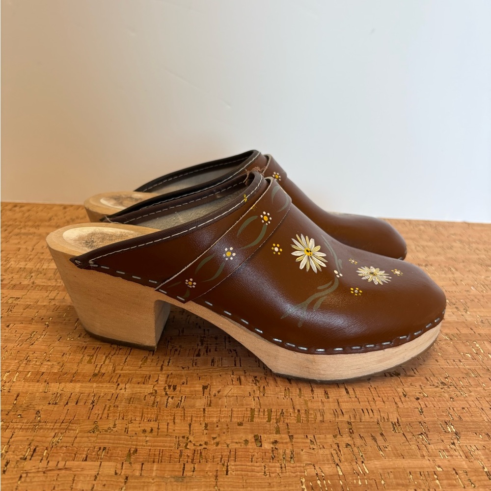 Tessa Clogs Hand painted Daisy Floral Leather Clog Mules